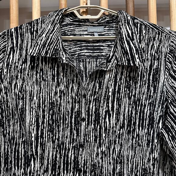 Essentials Womens Top 3X Black White Button Up 3/4 Sleeve LIGHT STAIN IN COLLAR - Picture 3 of 8